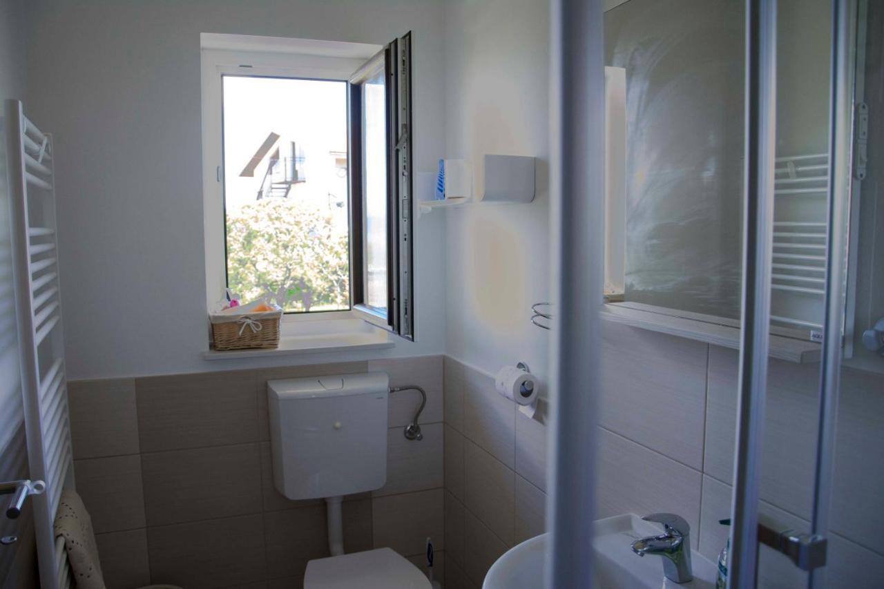 Vila Palma - App Palma & Room Figa Ankaran Bagian luar foto