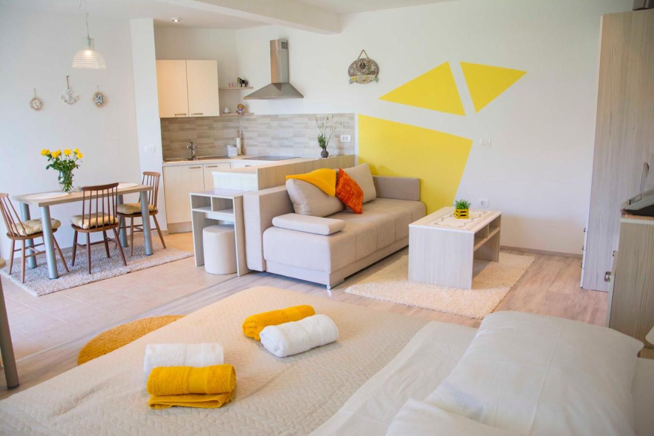 Vila Palma - App Palma & Room Figa Ankaran Bagian luar foto