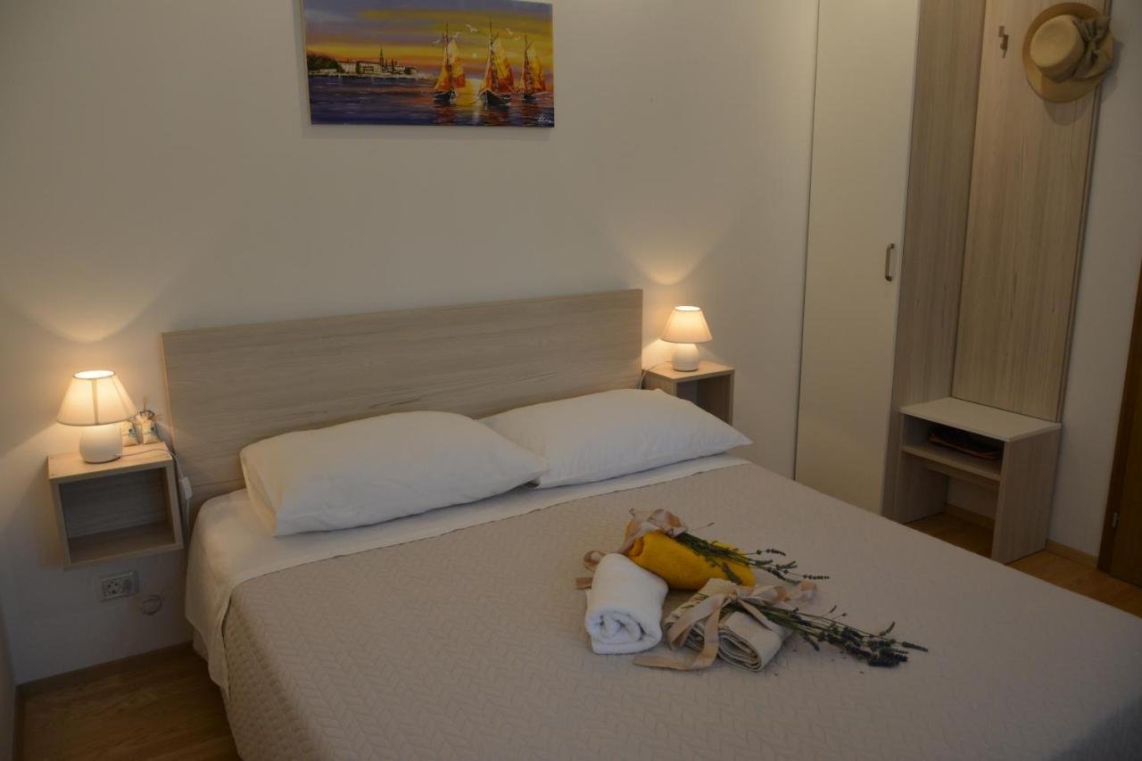 Vila Palma - App Palma & Room Figa Ankaran Bagian luar foto